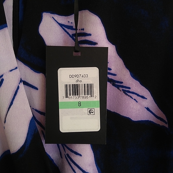 DKNY Purple Floral Wrap Neck Jersey Dress size 8 NWT - Picture 5 of 7